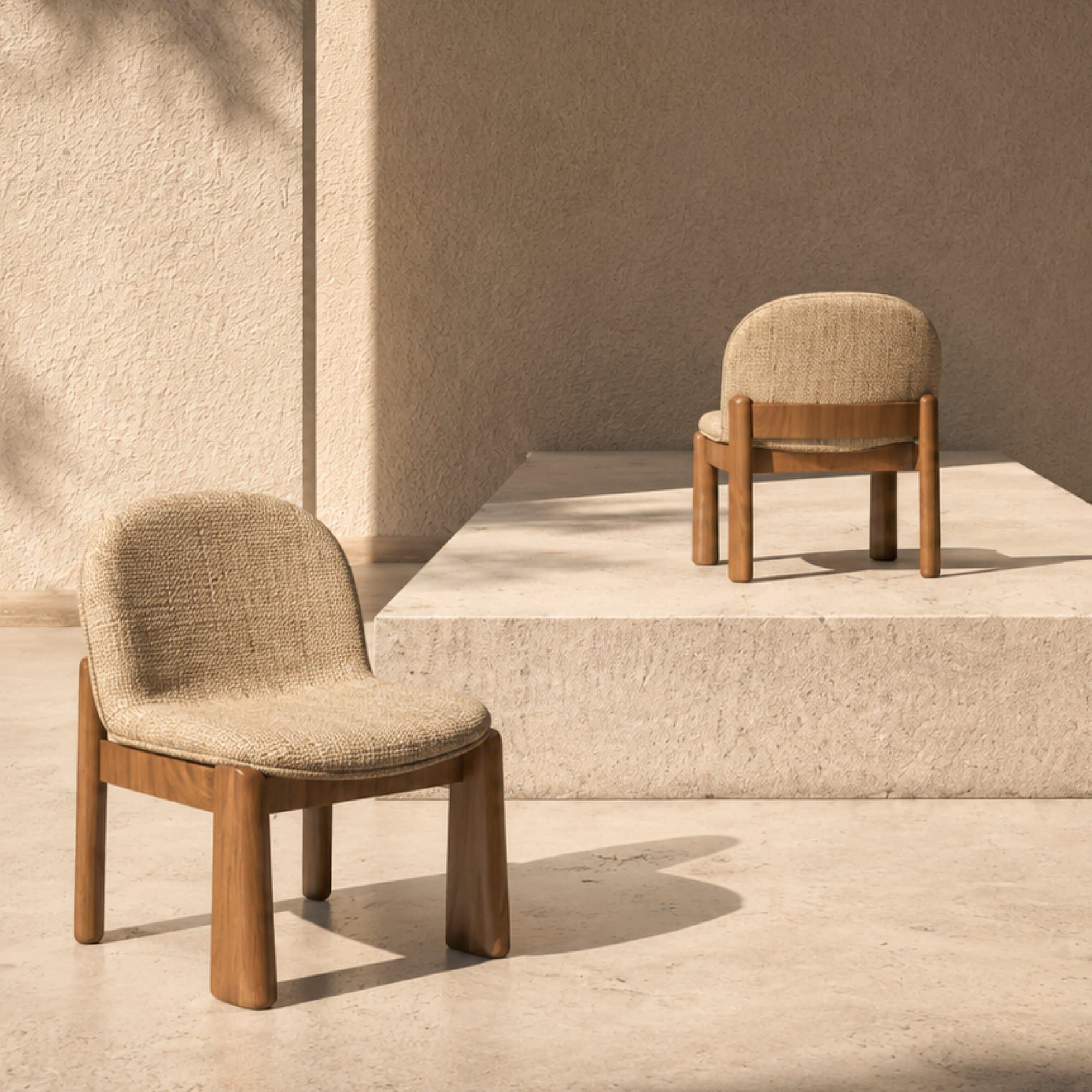 Relieve, silla, en un ambiente de la colección