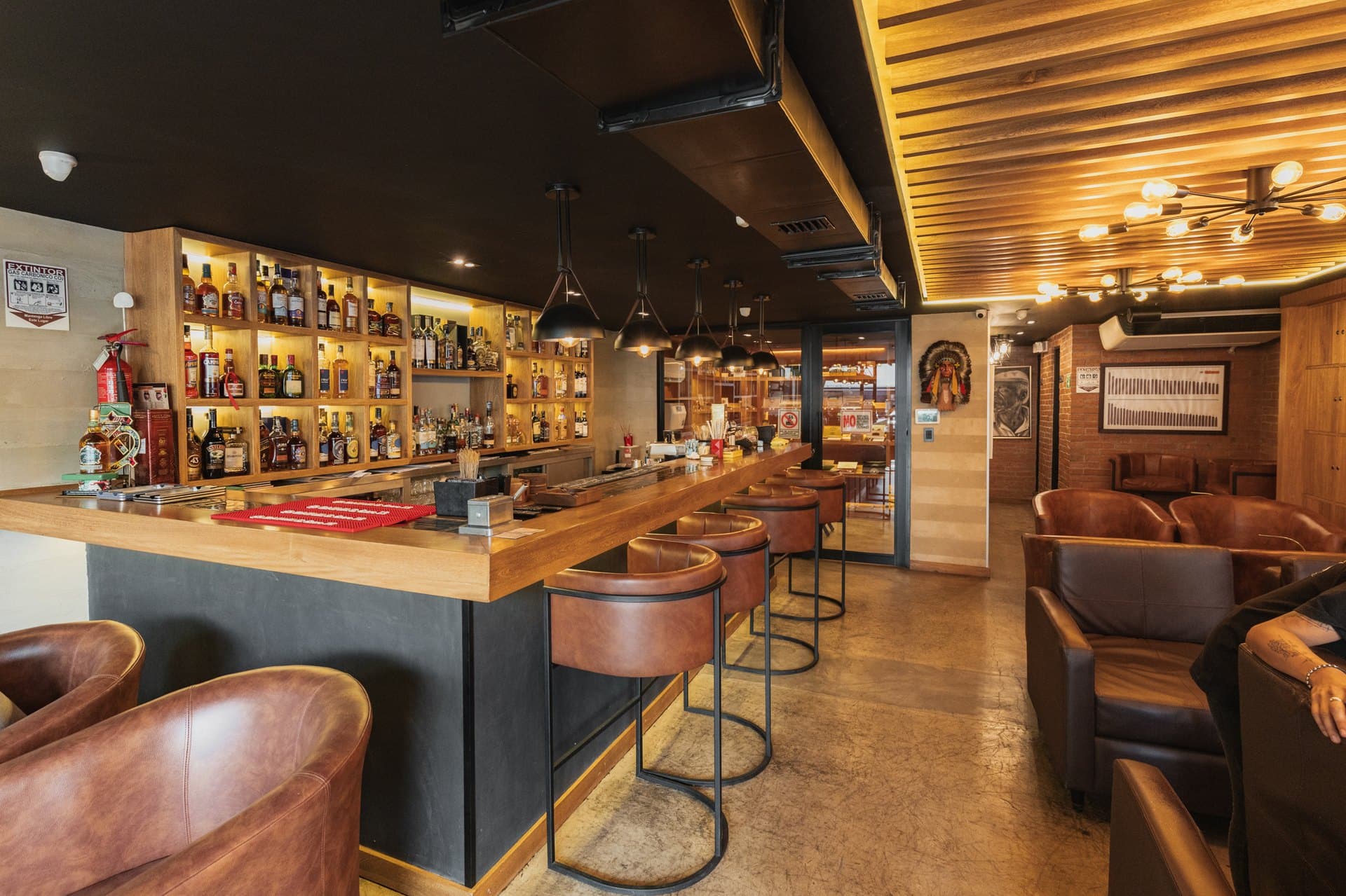 Cigar Lounge — image 1