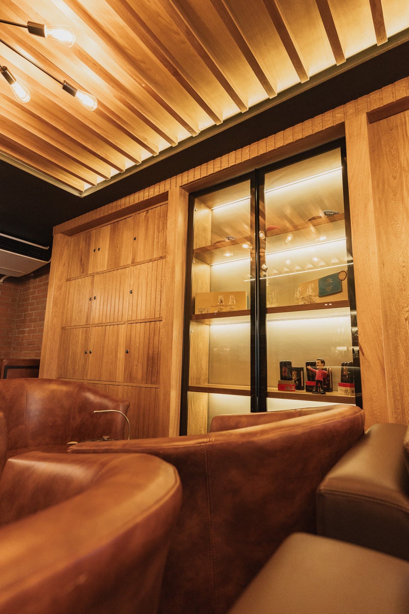 Cigar Lounge — image 4