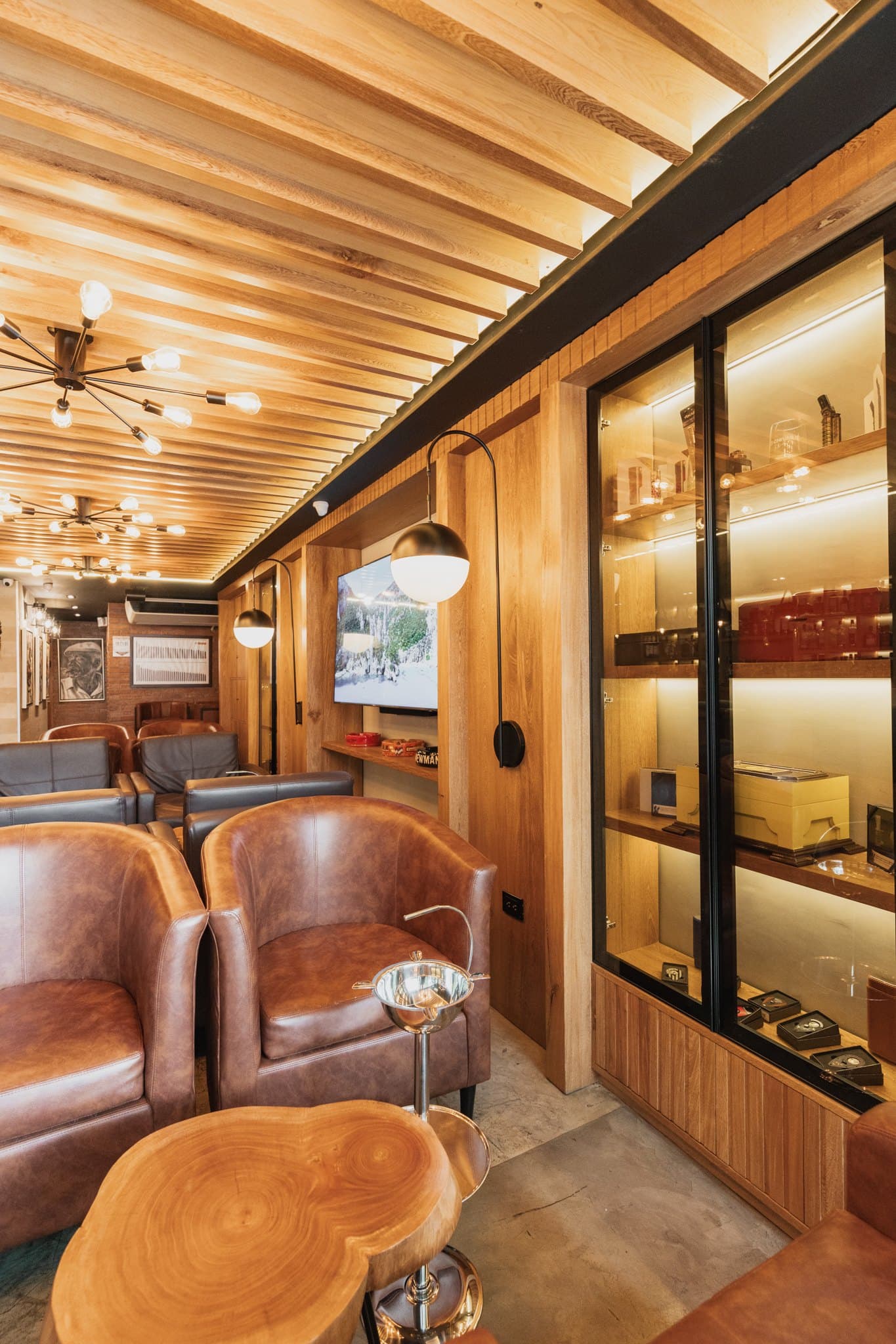 Cigar Lounge — image 6